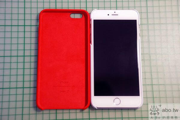 安裝 LINKASEPRO 5.5 後的 iPhone 6+，與原廠矽膠保護套大小相仿。